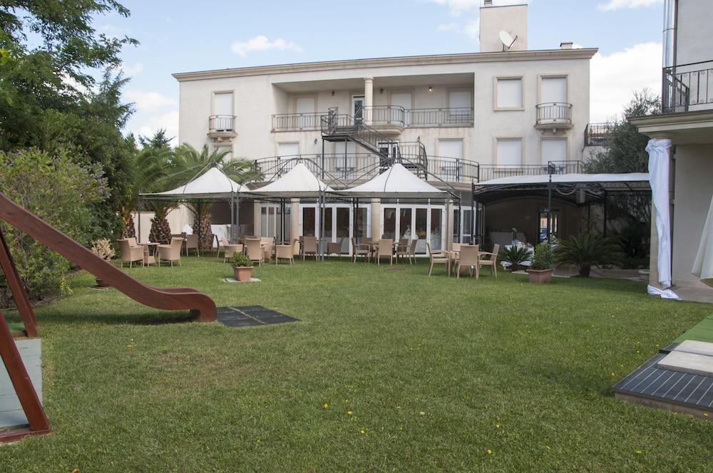 אוריסטאנו Mariano IV Palace Hotel מראה חיצוני תמונה