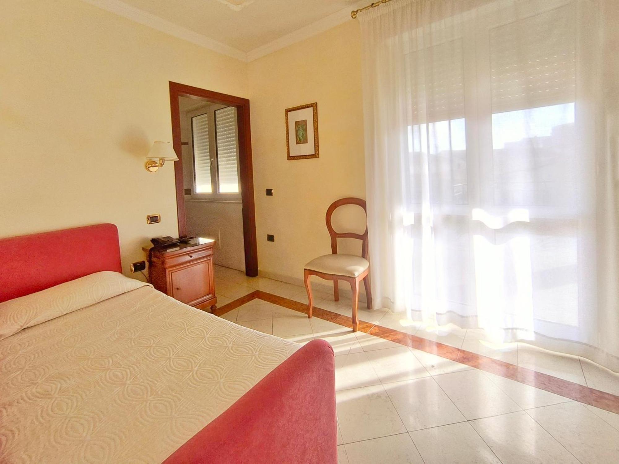 אוריסטאנו Mariano IV Palace Hotel מראה חיצוני תמונה