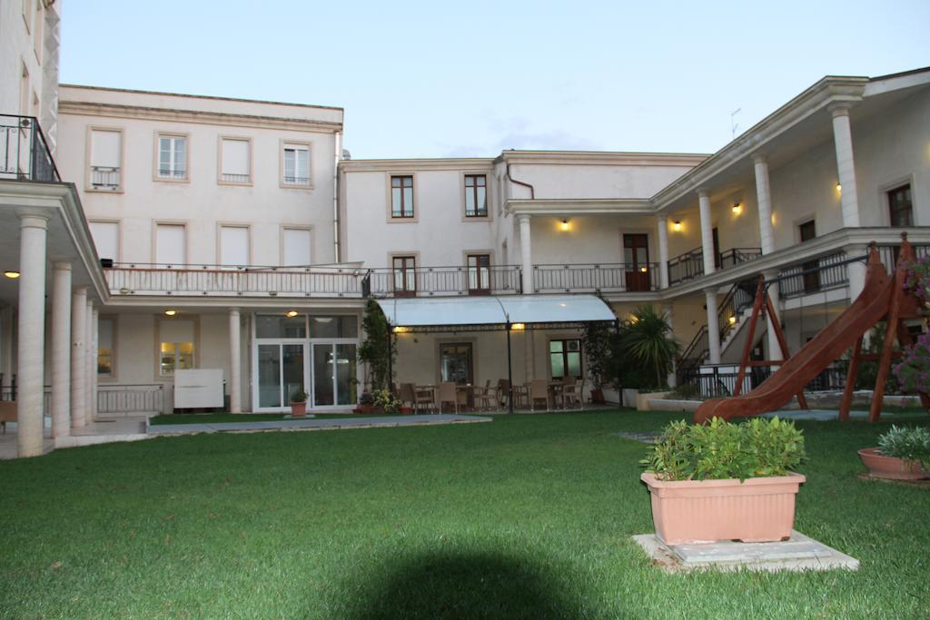 אוריסטאנו Mariano IV Palace Hotel מראה חיצוני תמונה